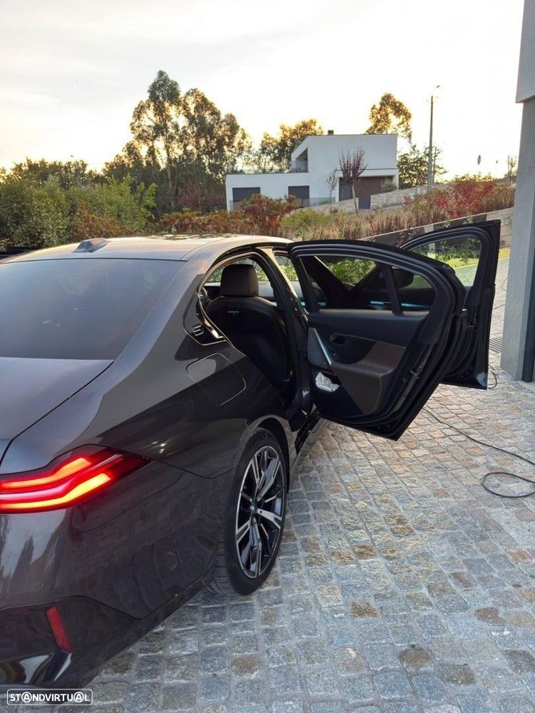 BMW i5 eDrive40 Pack Desportivo M - 4