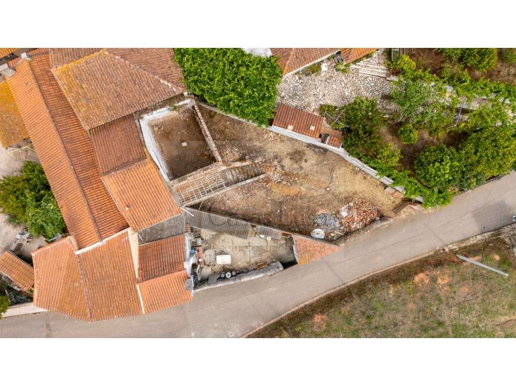 Moradia para Reabilitar - Grande imagem: 2/5