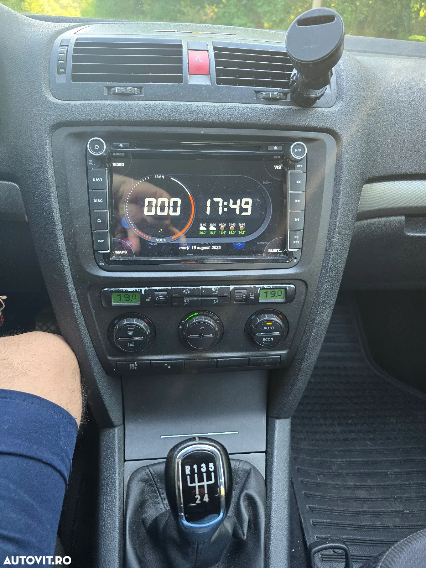 Skoda Octavia 1.6 Ambiente - 6