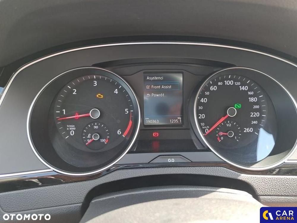 Volkswagen Passat - 8