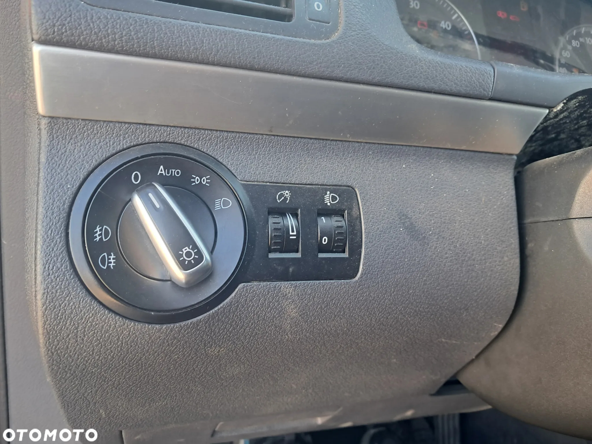 DAWCA CZĘŚCI VW TOURAN I 2003 1.9 TDI AVQ KL. LD7X - 9