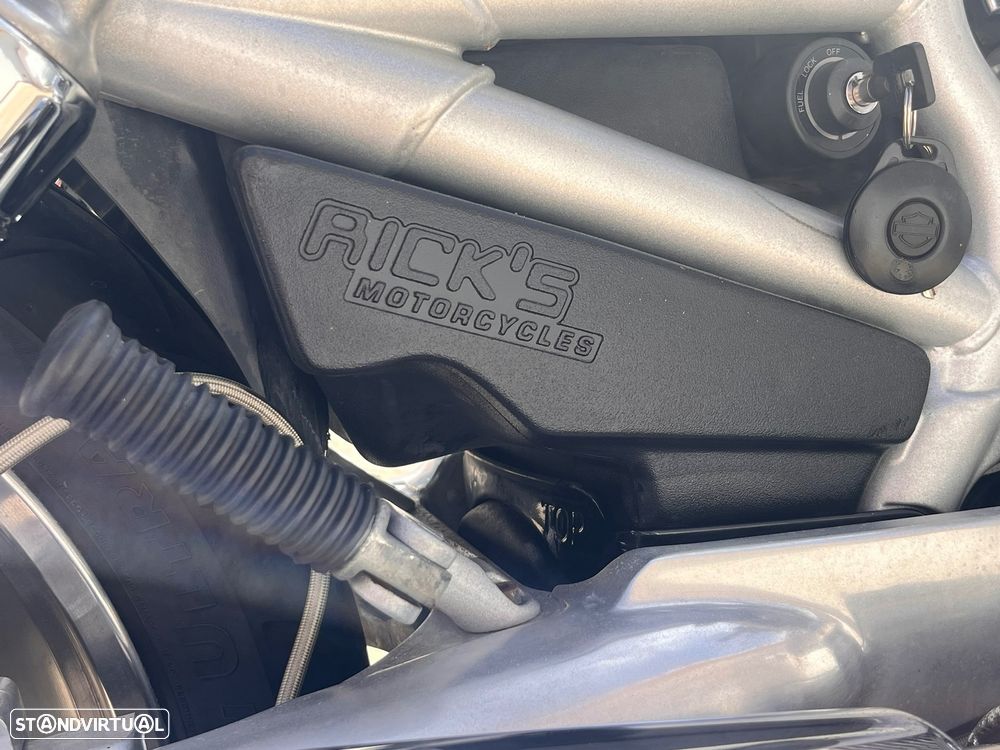 Harley-Davidson VRSCA V-Rod - 3