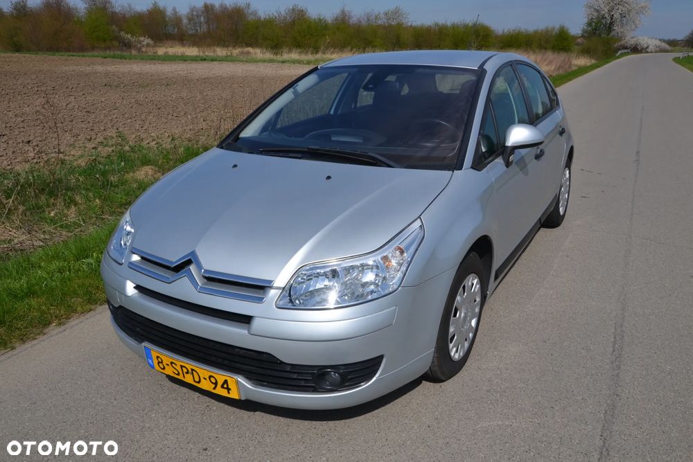 Citroën C4 1.4 16V Style - 24