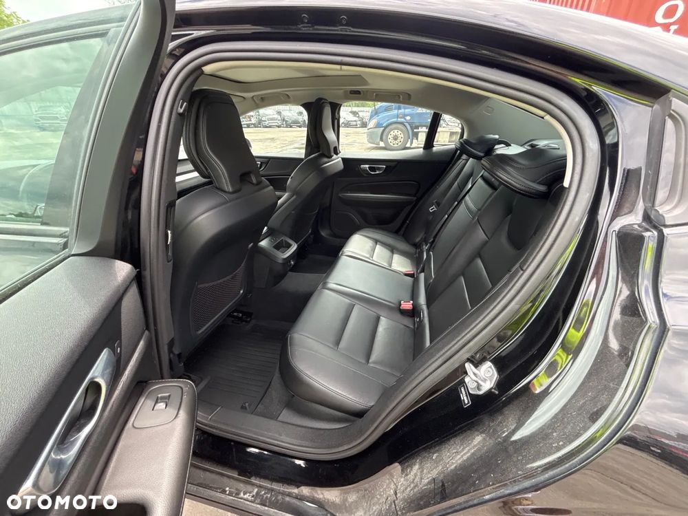 Volvo S60 T6 AWD Momentum Pro - 15