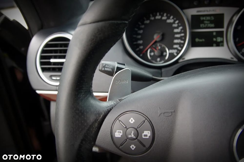 Mercedes-Benz ML 63 AMG 4Matic 7G-TRONIC 10th Anniversary - 36