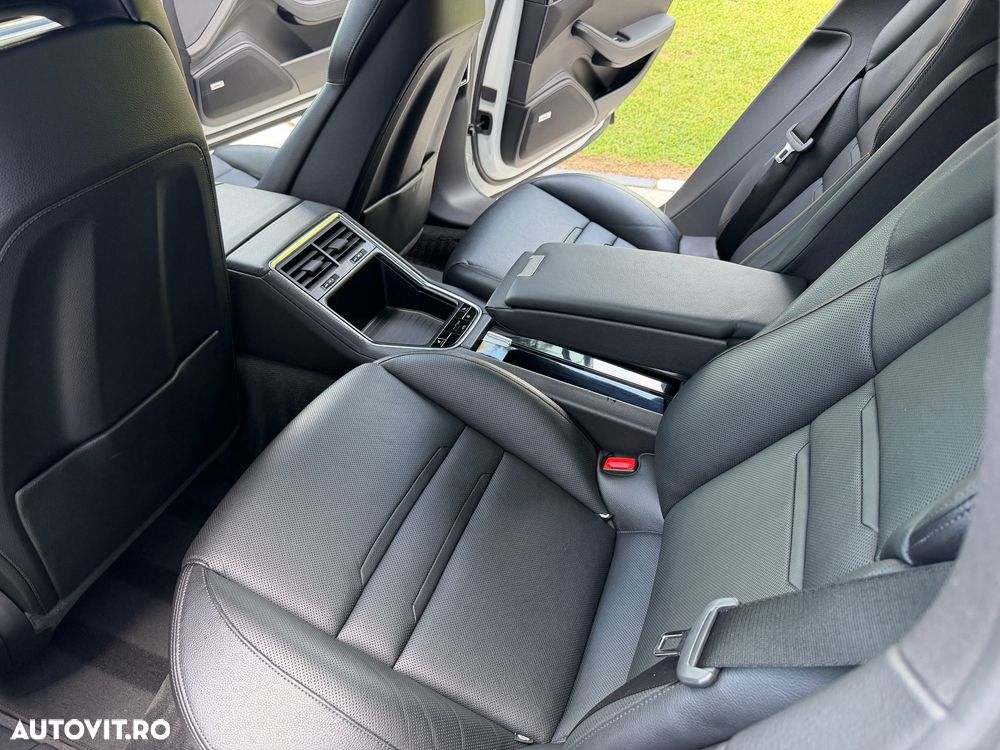 Porsche Panamera 4S Executive - 19