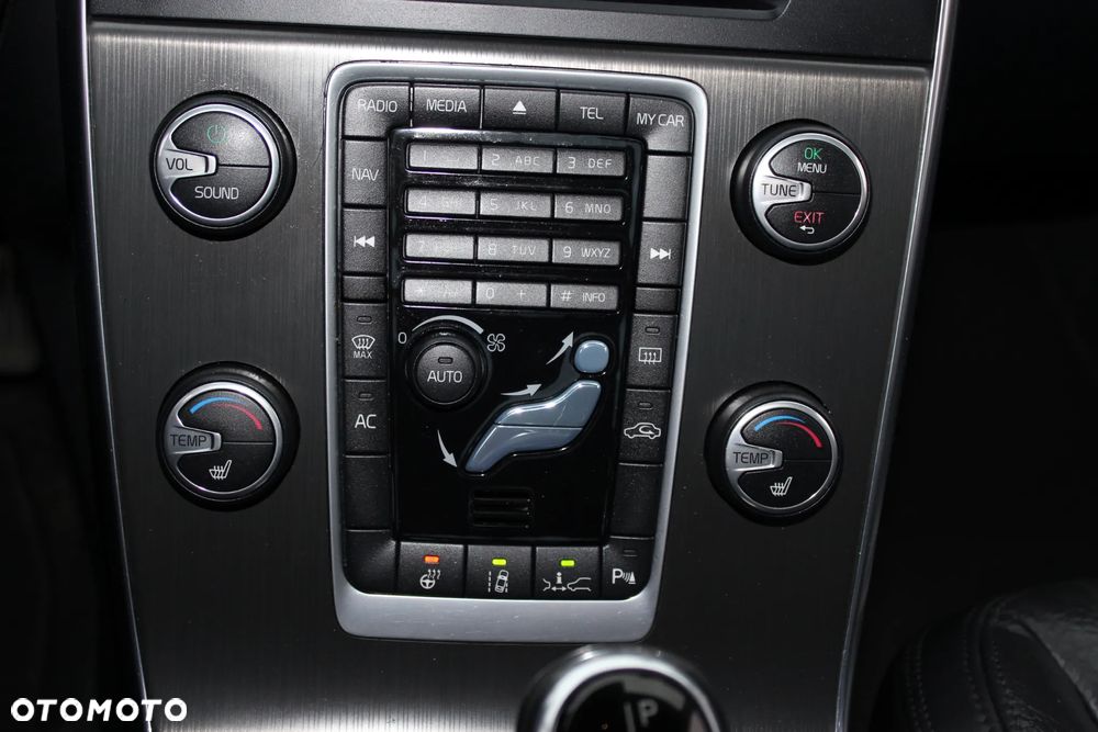 Volvo V60 D5 Geartronic Summum - 21