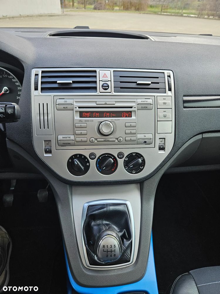 Ford Kuga 2.0 TDCi 2x4 Titanium - 18