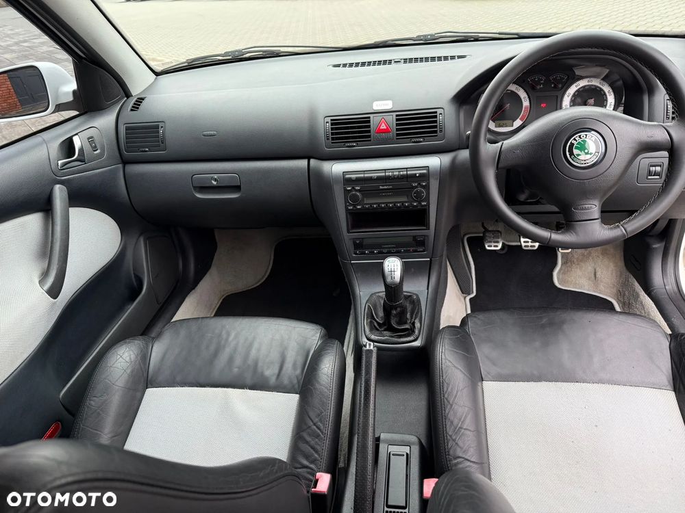 Skoda Octavia 1.8 T RS - 8