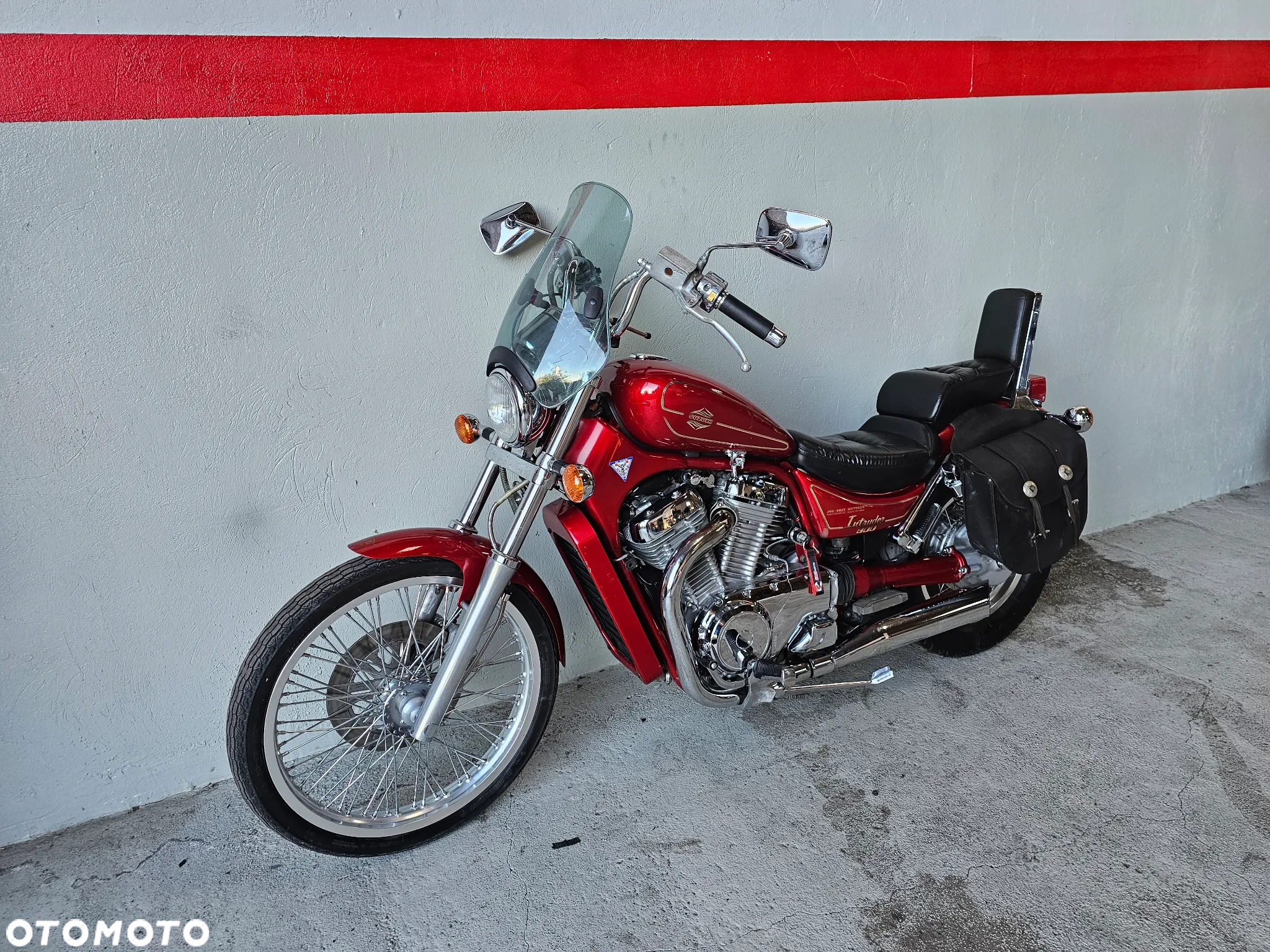 Suzuki Intruder - 11