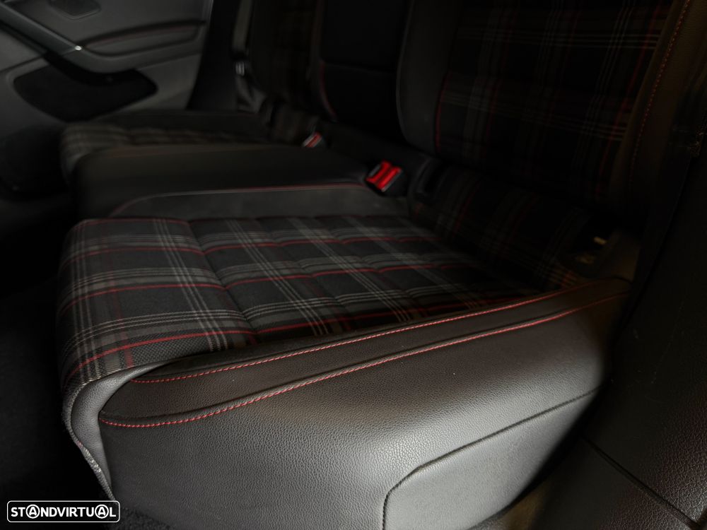 VW Golf 2.0 TSi GTi - 19
