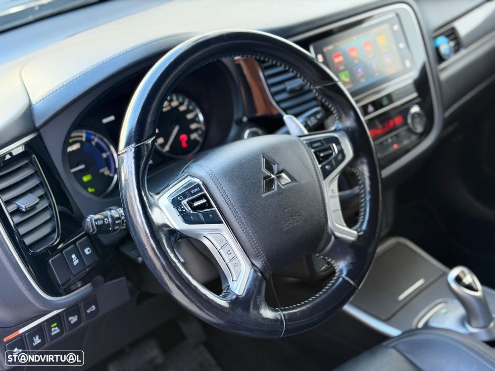 Mitsubishi Outlander - 22
