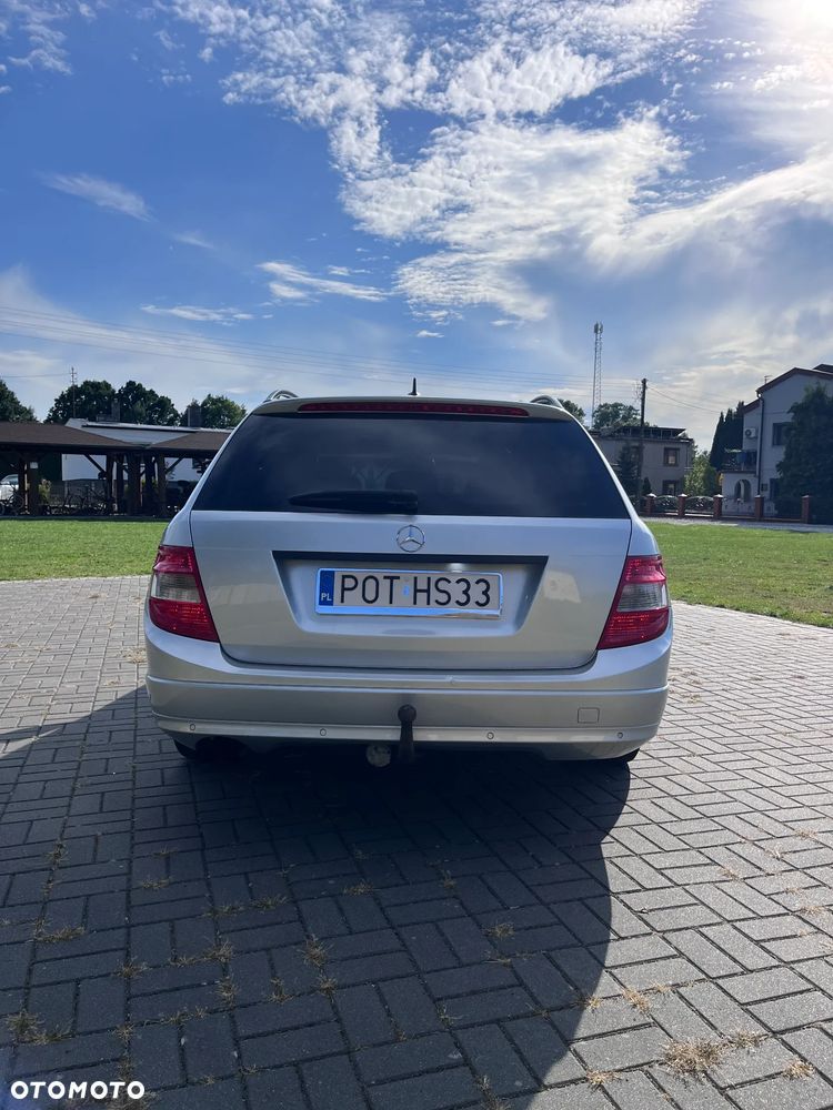 Mercedes-Benz Klasa C 180 CGI BlueEff Classic - 5