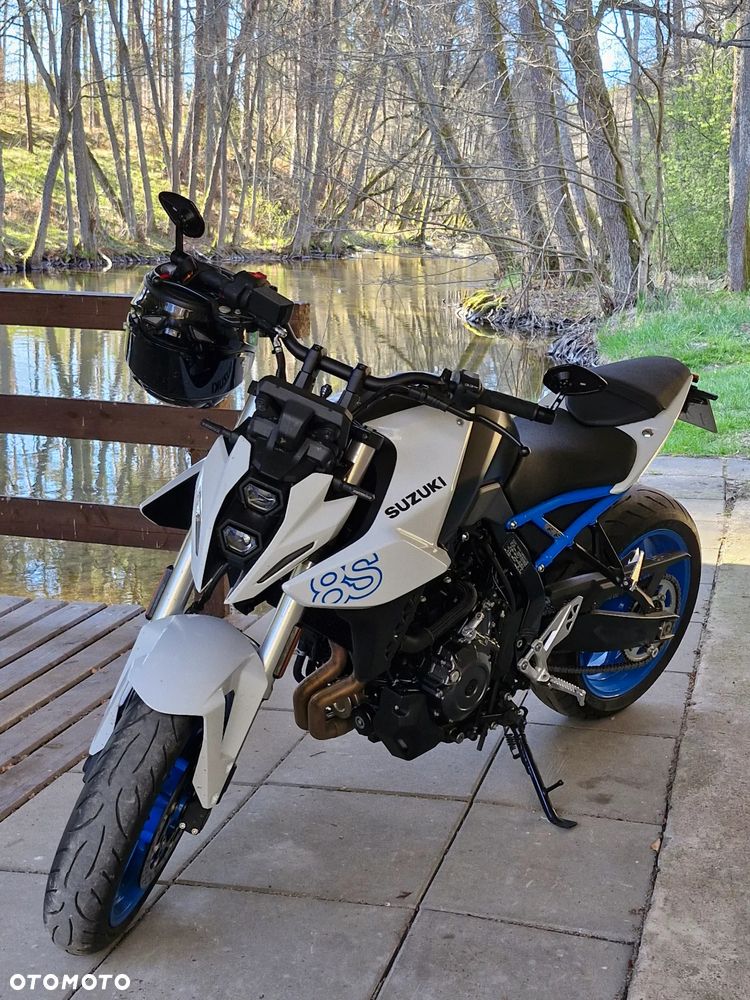 Suzuki GSX - 29