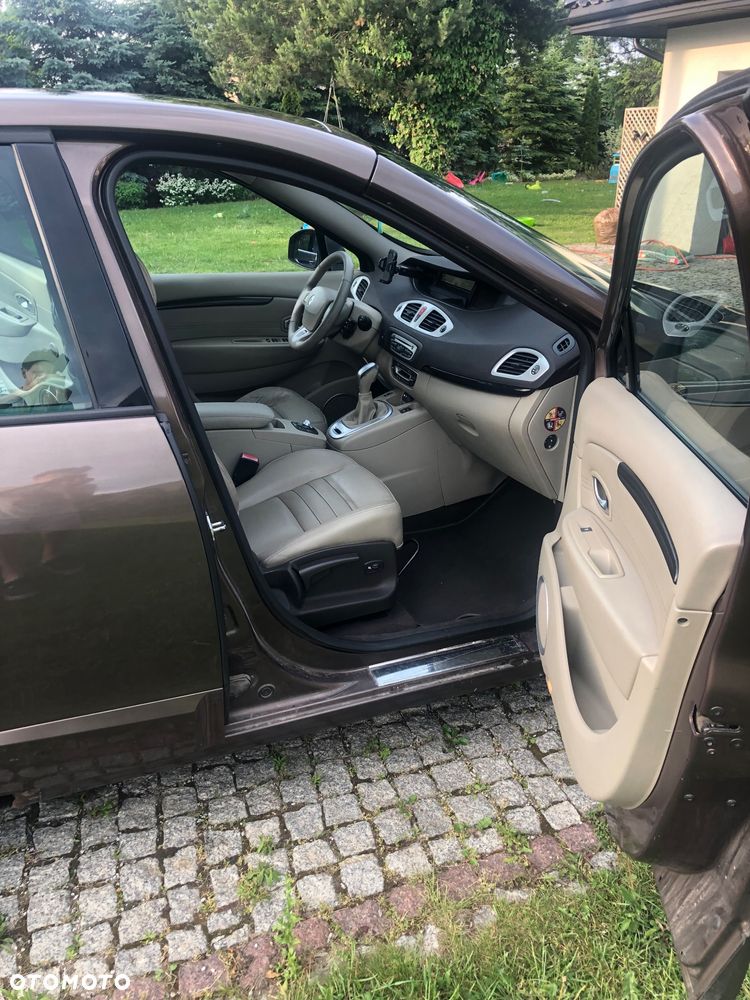 Renault Scenic 2.0 dCi Privilege - 17