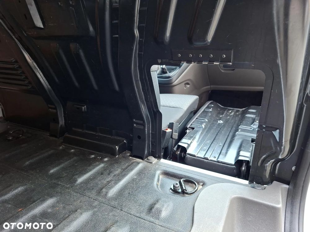 Ford Connect - 17