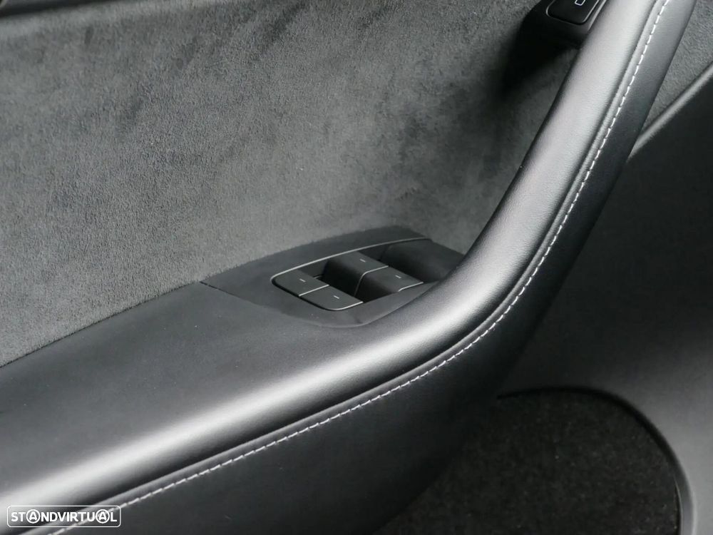 Tesla Model Y Standard - 31