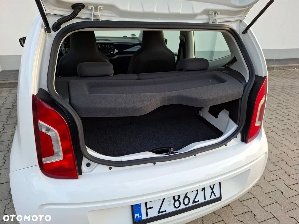 Volkswagen up! United - 34