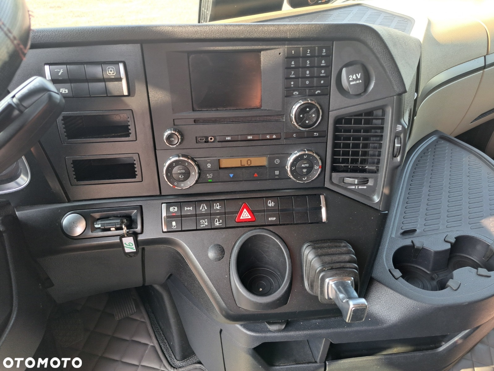 Mercedes-Benz 1845 LOWDECK - 8