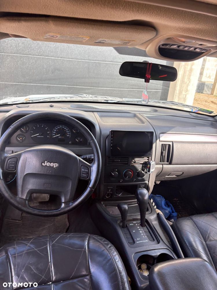 Jeep Cherokee 2004 photo 4