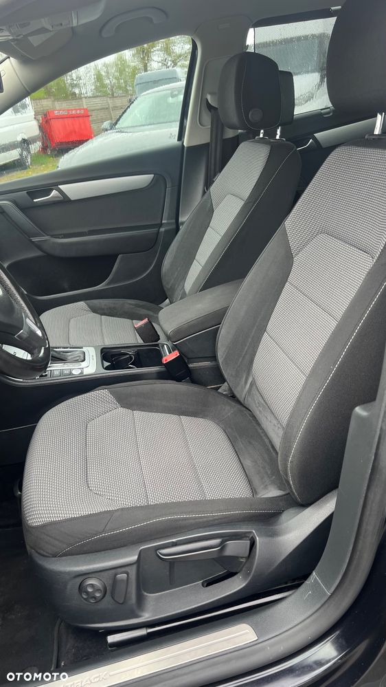 Volkswagen Passat Alltrack - 11