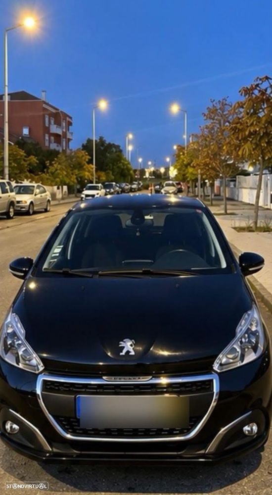 Peugeot 208 - 1
