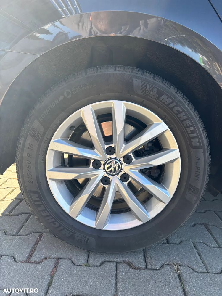 Volkswagen Passat - 16