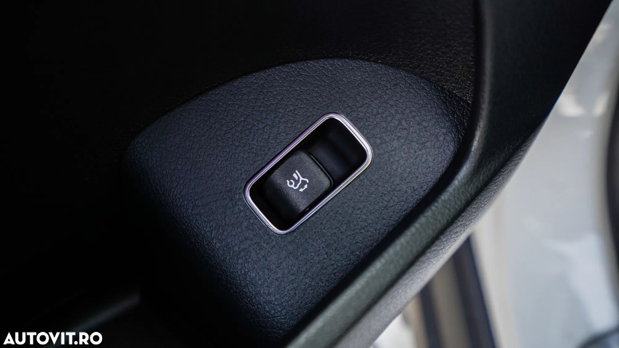 Mercedes-Benz GLS - 33