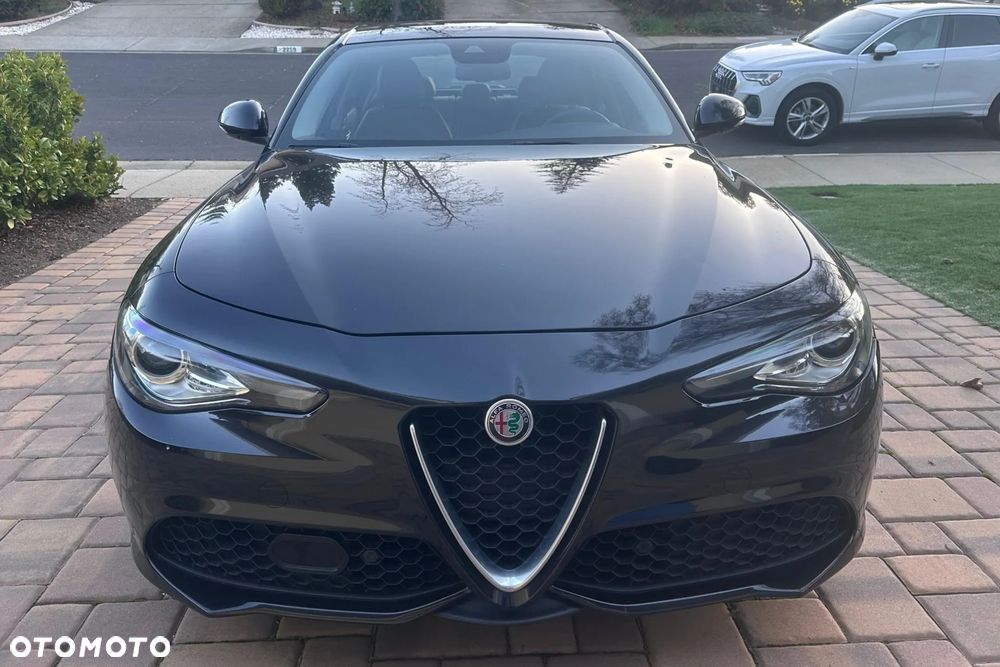 Alfa Romeo Giulia 2017 photo 2