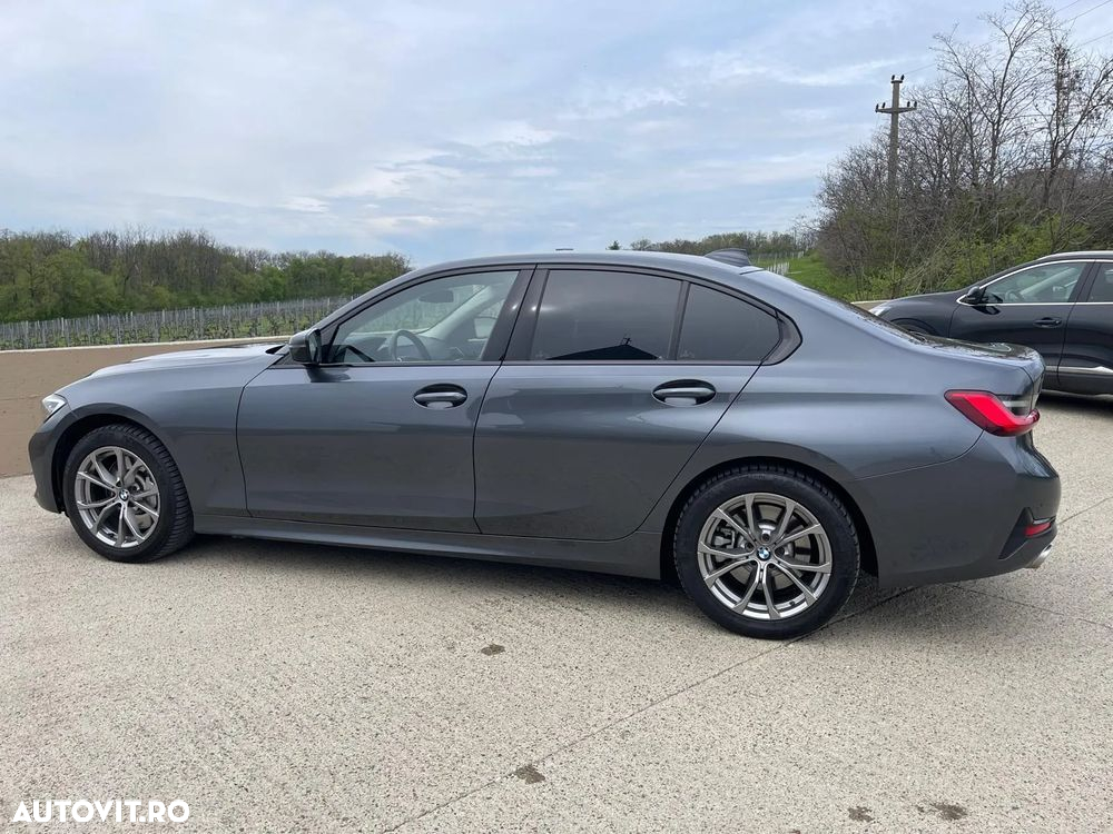 BMW Seria 3 330i AT Sport Line - 9