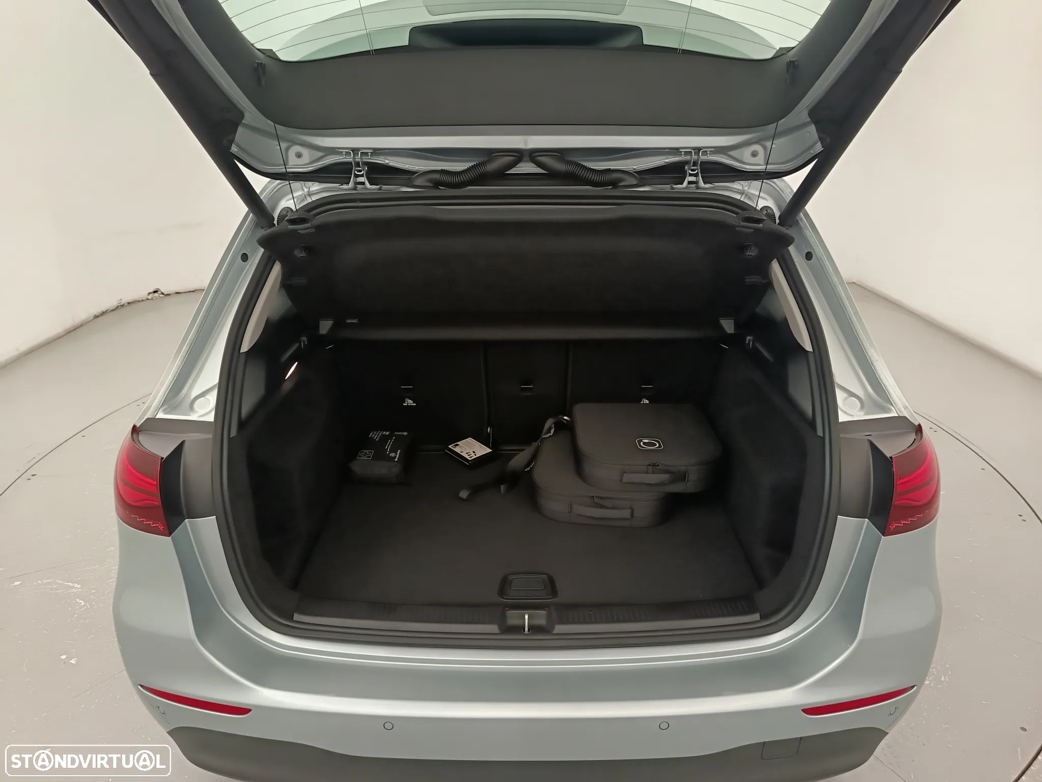 Mercedes-Benz B 250 e - 31