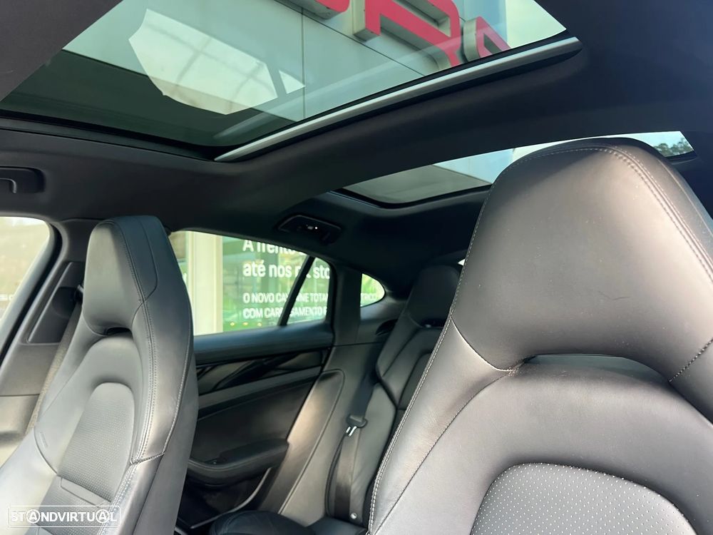 Porsche Panamera 4 E-Hybrid - 25