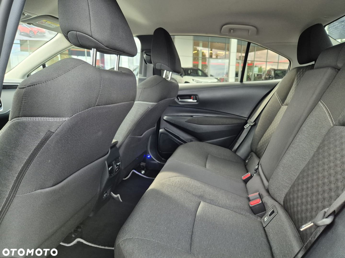 Toyota Corolla 1.8 Hybrid Style - 12