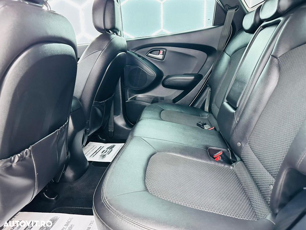 Hyundai ix35 1.7 CRDI 2WD blue Finale Gold - 16