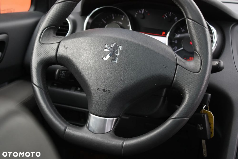 Peugeot 5008 155 THP Automatik Allure - 22