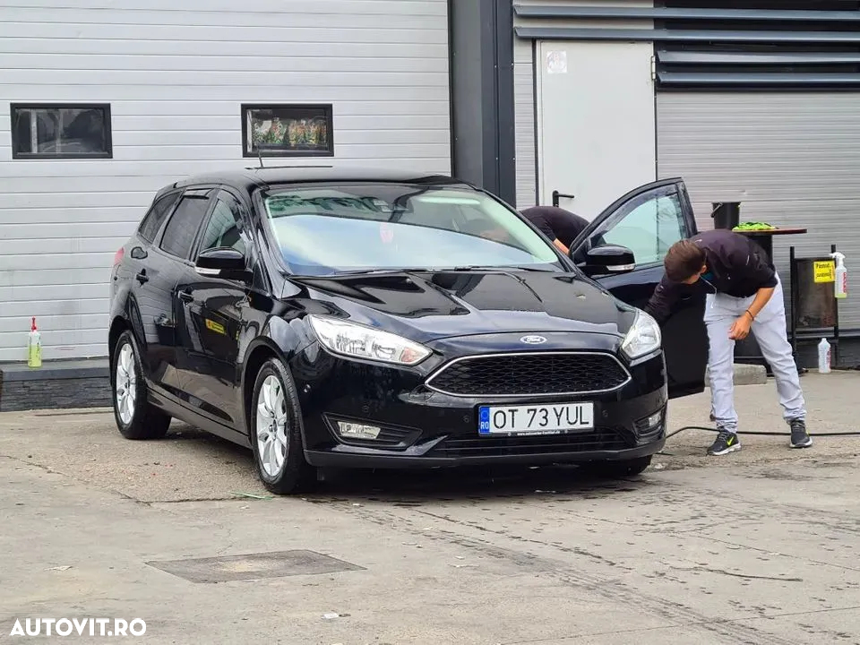 Ford Focus Turnier 2.0 EcoBlue S&S ST mit Styling-Paket - 30