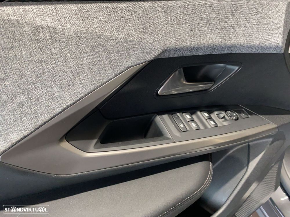 Peugeot 3008 1.2 Hybrid Allure e-DCS6 - 16