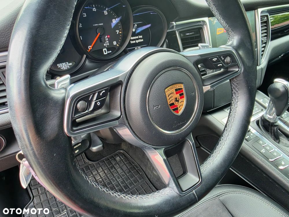 Porsche Macan - 23
