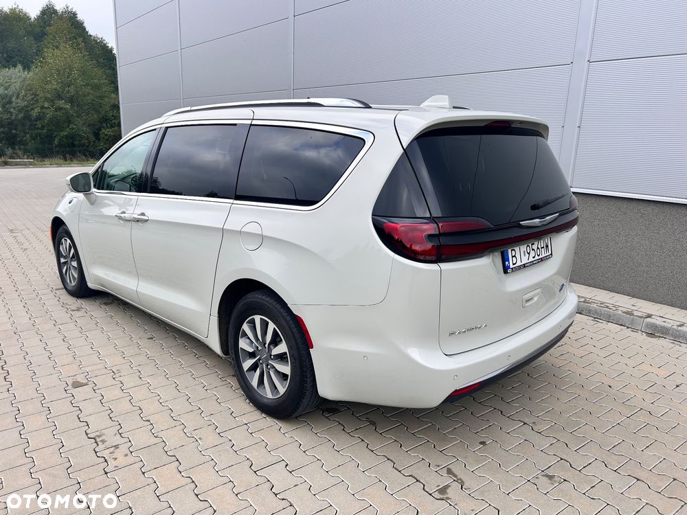 Chrysler Pacifica - 10