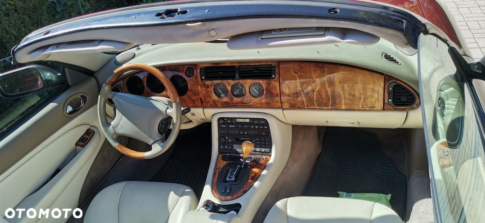 Jaguar XK8 - 1