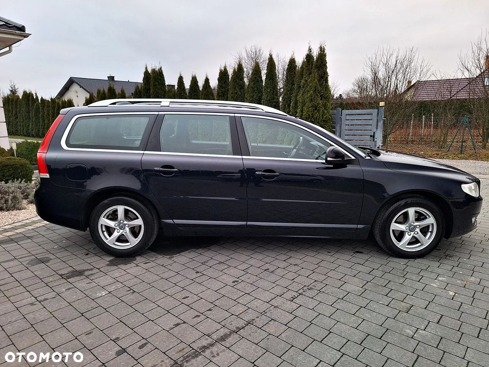 Volvo V70 D3 Momentum - 8