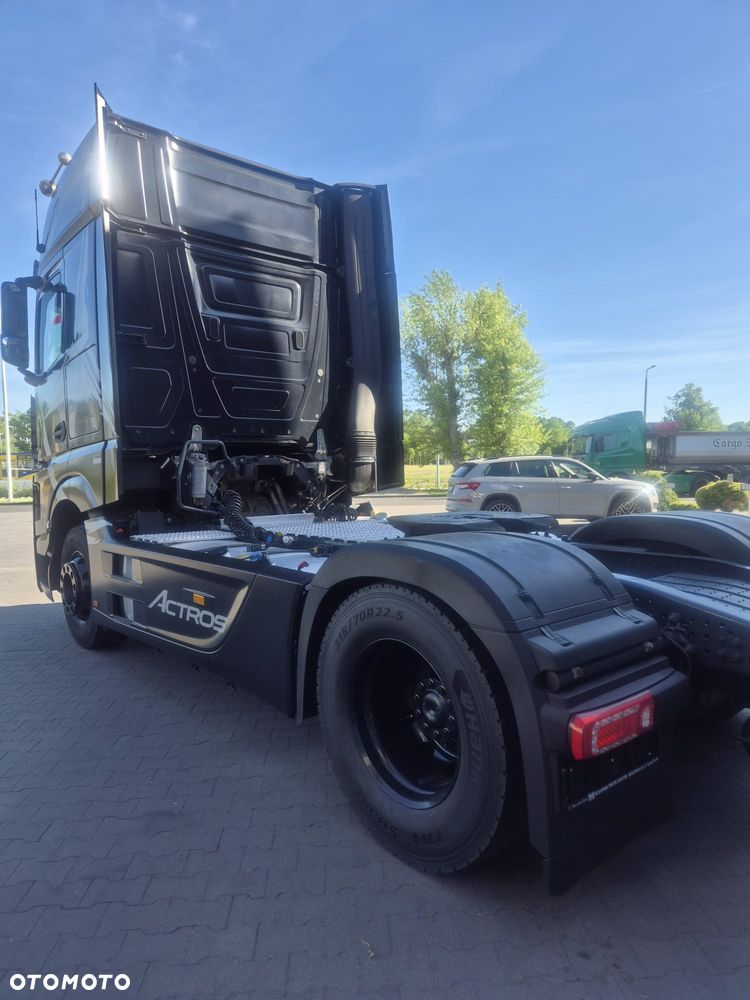 Mercedes-Benz ACTROS - 4