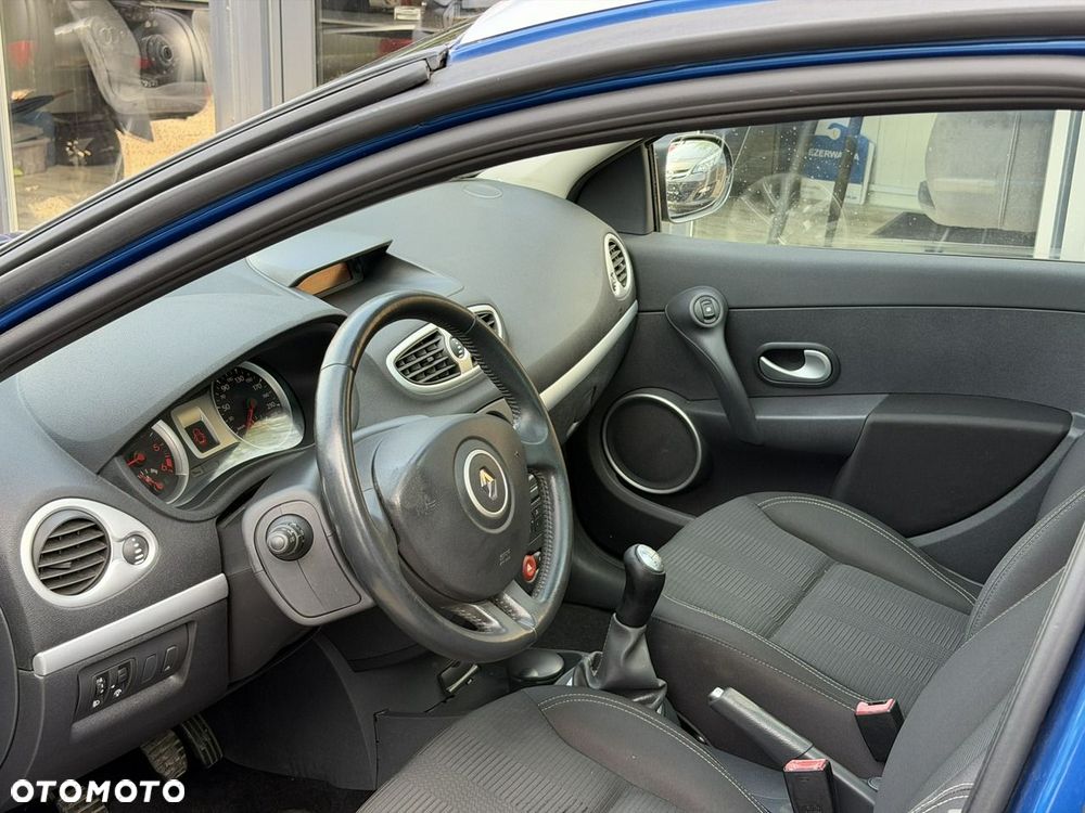 Renault Clio - 9