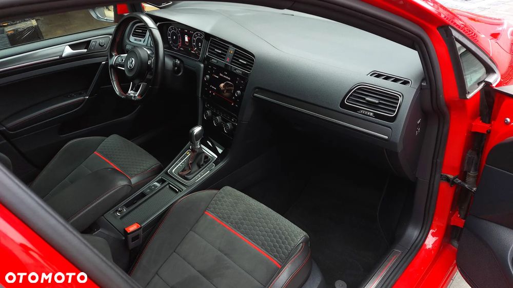 Volkswagen Golf - 17