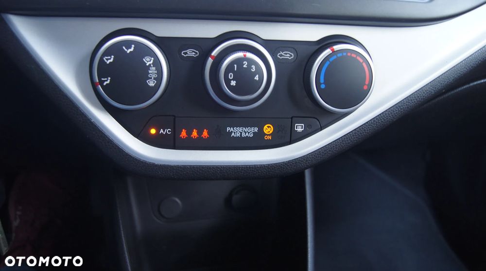 Kia Picanto 1.0 Dream Team Edition - 16