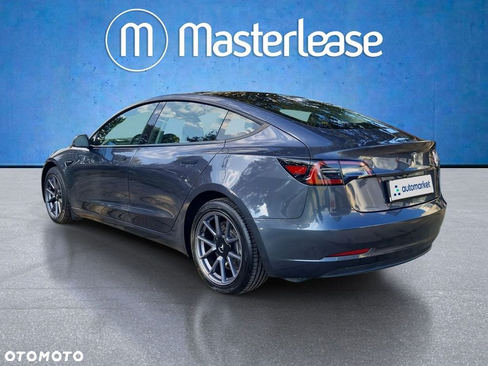 Tesla Model 3 - 7