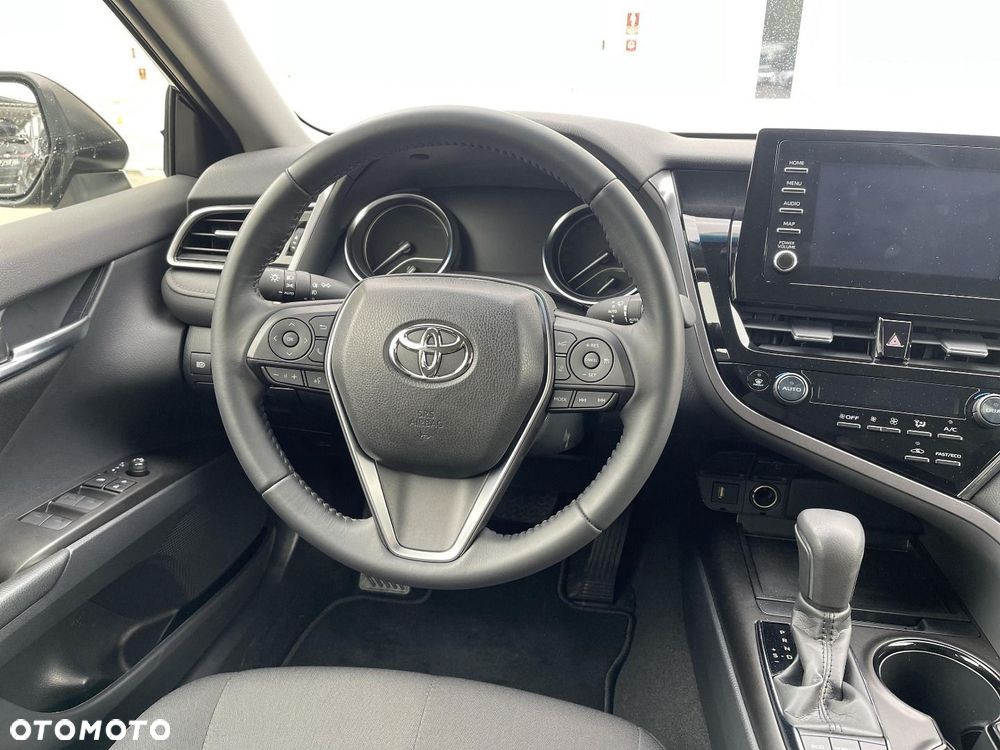Toyota Camry - 11