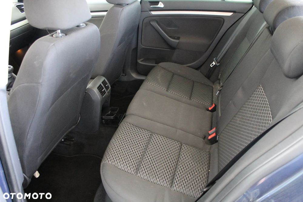 Volkswagen Golf - 21