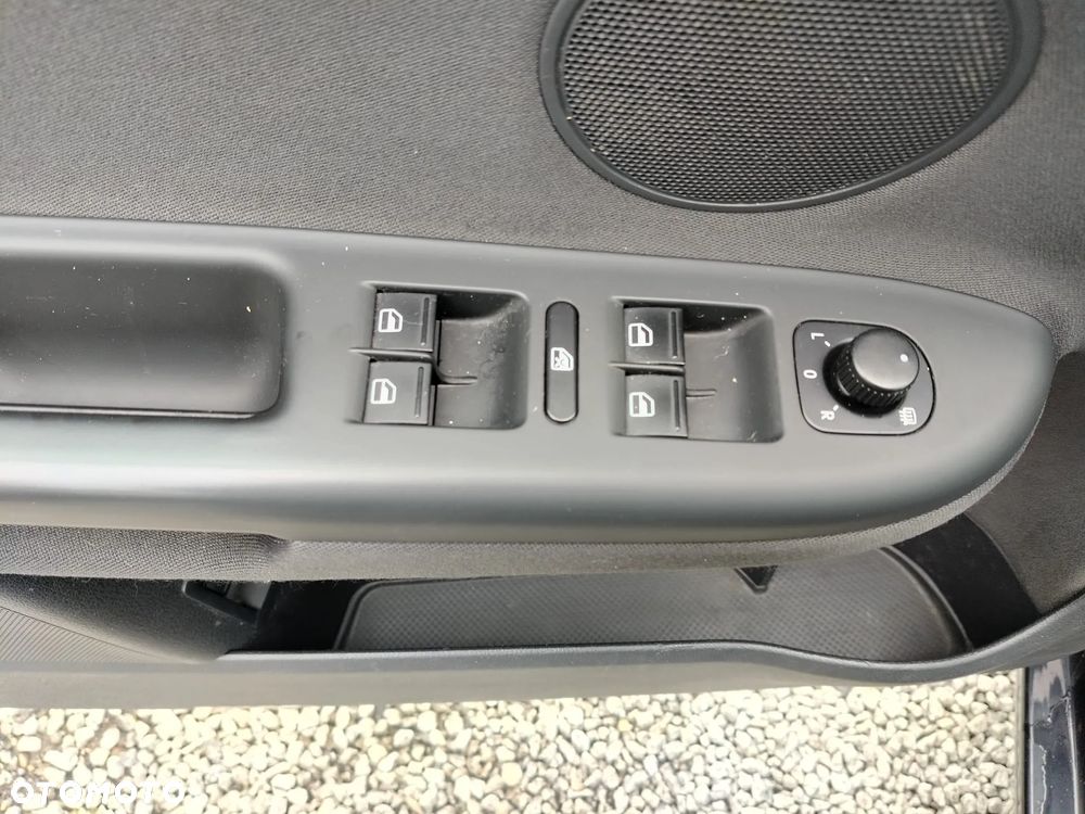 Volkswagen Golf Plus 1.6 TDI DPF BlueMotion Technology Team - 22