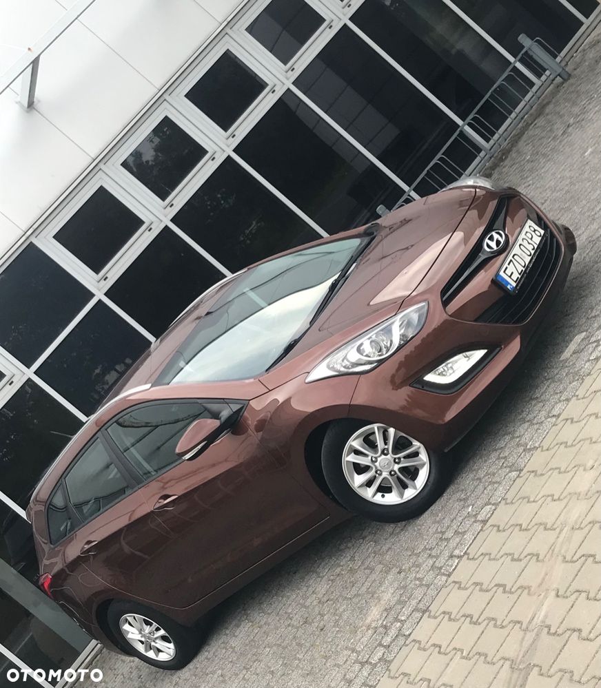 Hyundai i30 blue 1.6 CRDi Style - 6